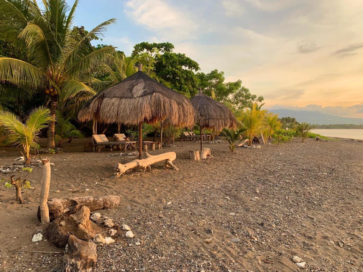 Budi Sun Resort Maumere Eksteriør bilde