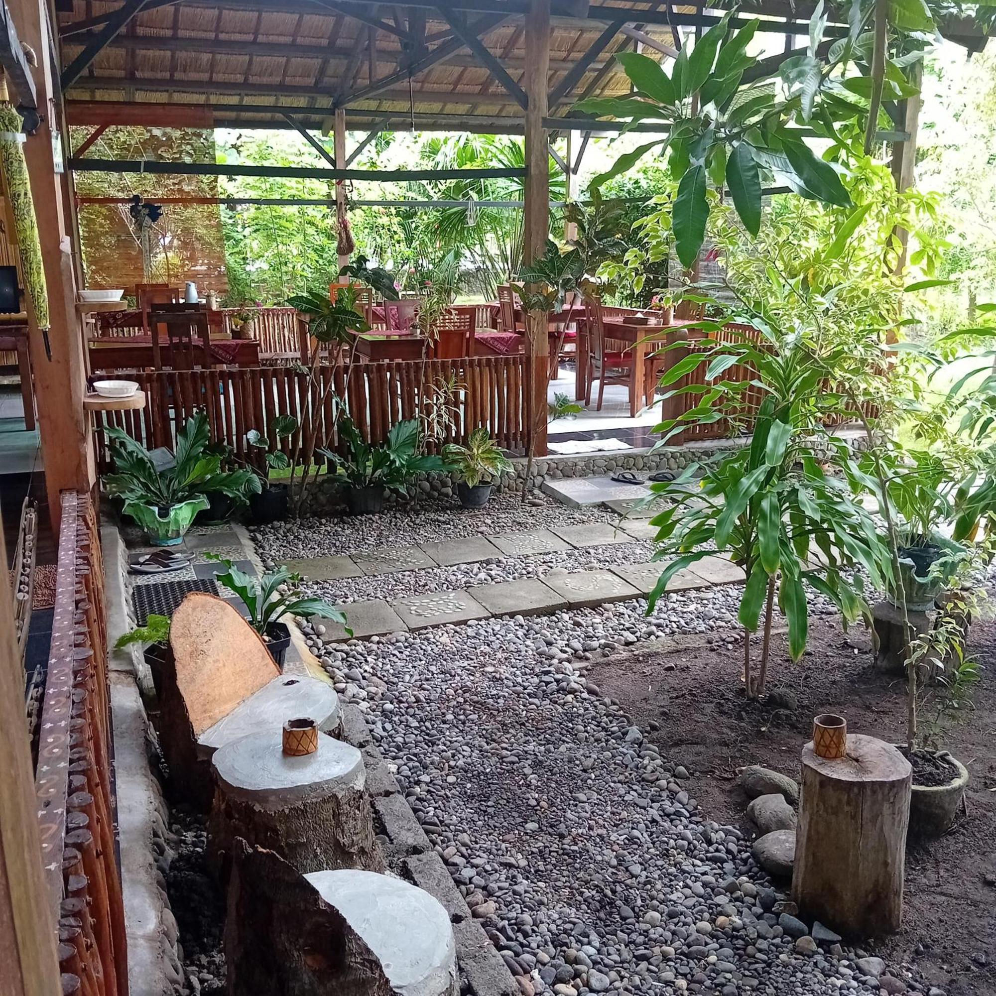 Budi Sun Resort Maumere Eksteriør bilde