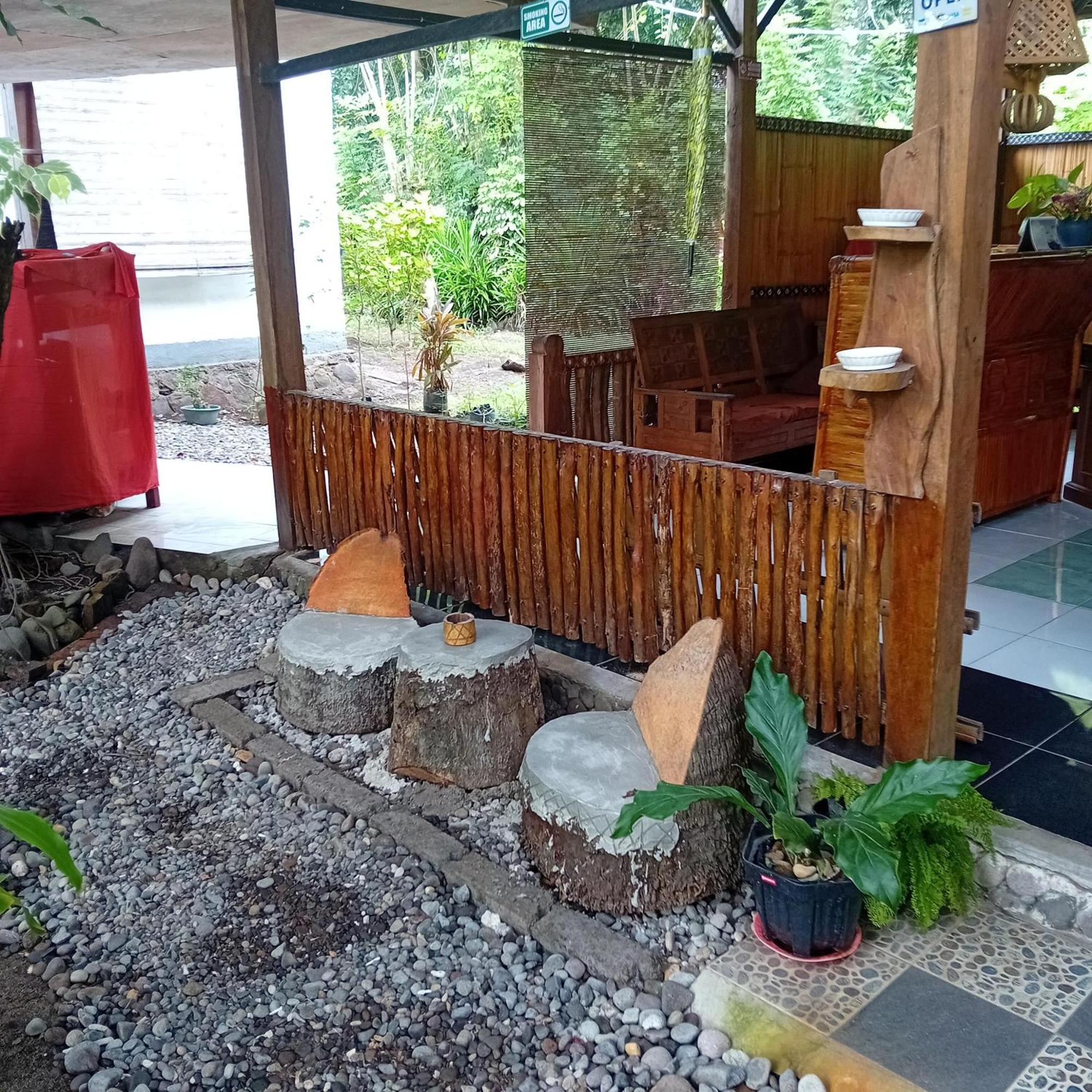 Budi Sun Resort Maumere Eksteriør bilde