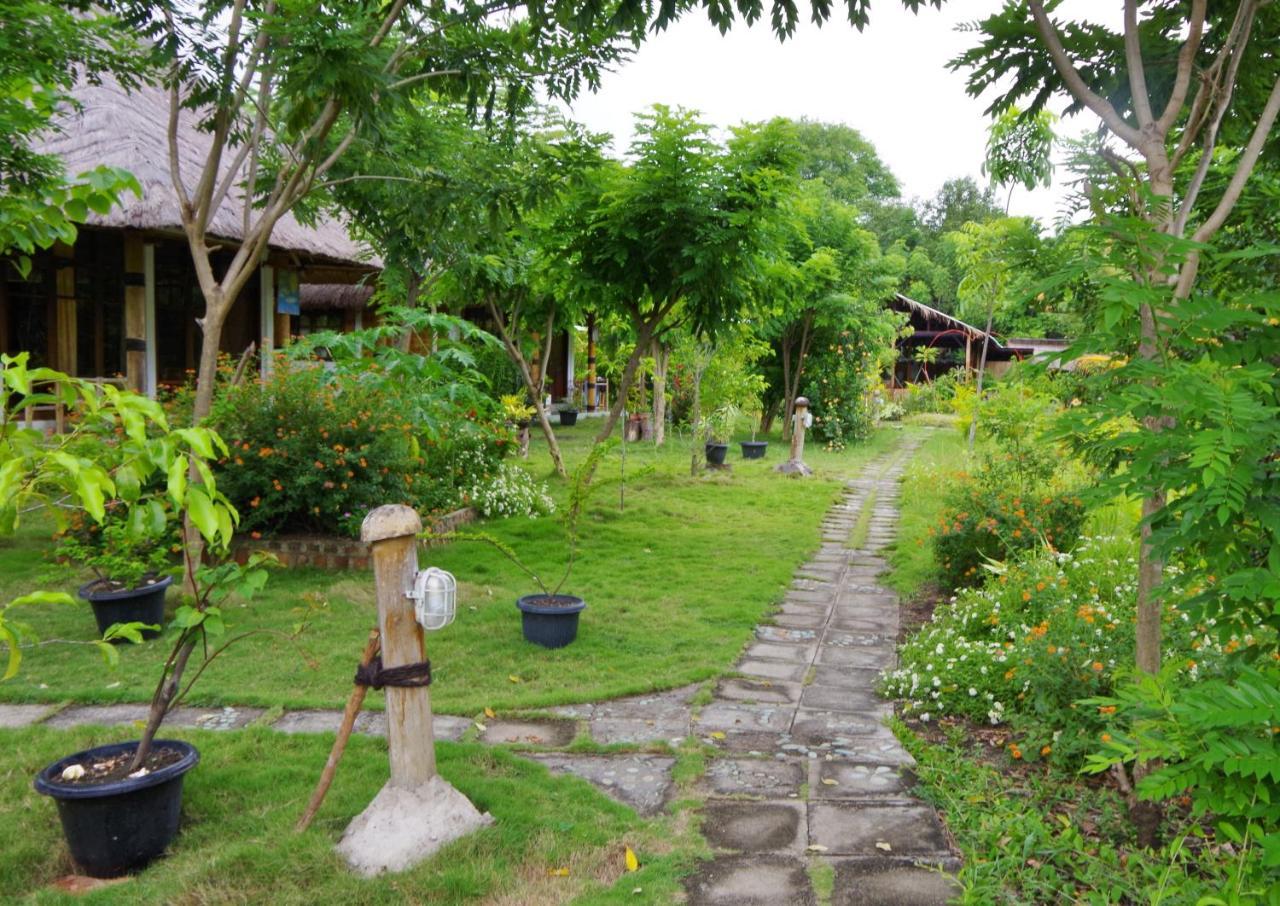 Budi Sun Resort Maumere Eksteriør bilde